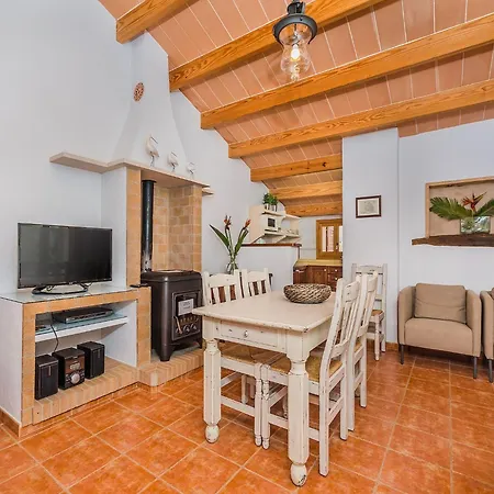 Rustic Country Retreat For 4 * Pollenca