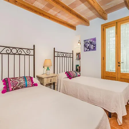 Rustic Country Retreat For 4 *