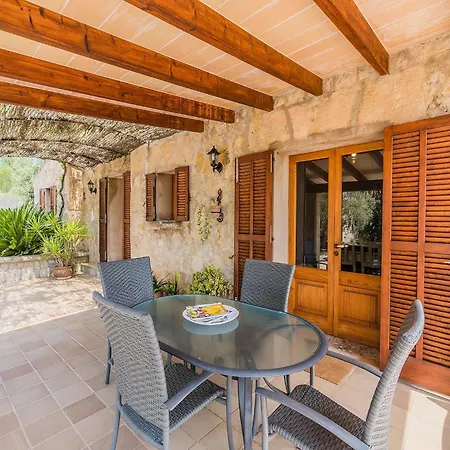 Rustic Country Retreat For 4 Holiday home Pollenca